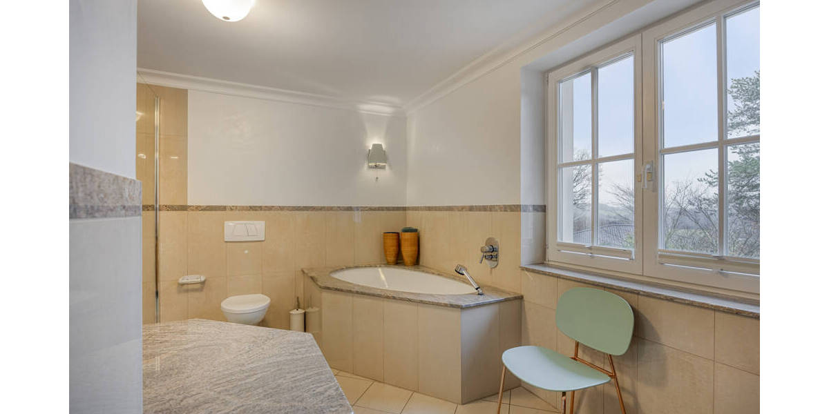 Stilvolles Wohnen mit guter Verkehrsanbindung - Mehrfamilienhaus, Wohnhaus Wuppertal Barmen | Angebot:24140375