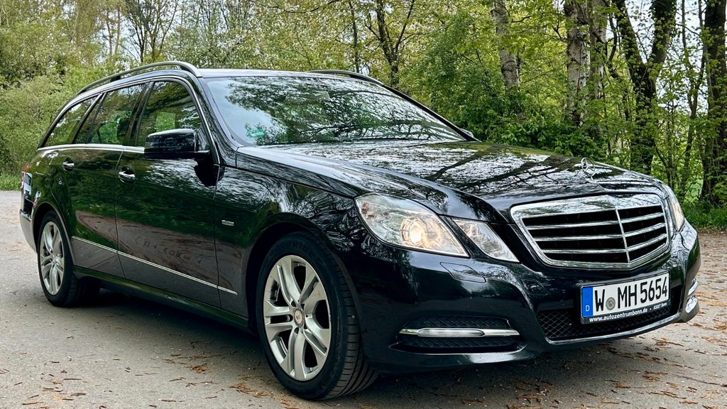 Mercedes-Benz E 220 196.000 km 9.900 &euro; Wuppertal 42327