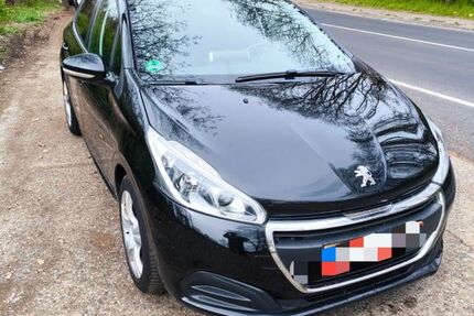 Peugeot 208 142.000 km 8.000 &euro; Köln 51069