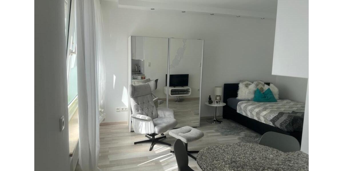 Hochparterre Düsseldorf Stadtbezirk 3 - 1 Zimmer, 26 m&sup2;, 1.090&euro; | Angebot:25960305