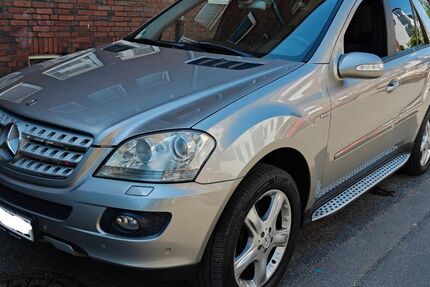 Mercedes-Benz ML 320 241.603 km 5.250 &euro; Neuss 44162