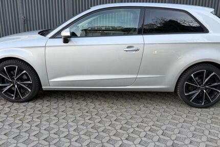 Audi A3 128.000 km 12.500 &euro; Düsseldorf 40591