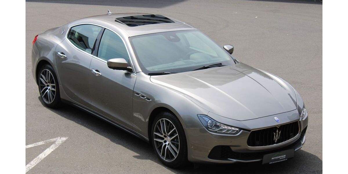 Maserati Ghibli 18.046 km 33.490 &euro; Düsseldorf 40233