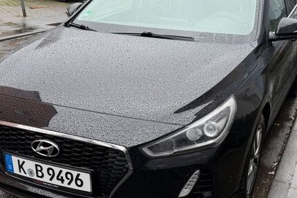 Hyundai i30 116.000 km 12.400 &euro; Köln 51107