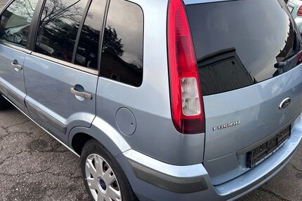 Ford Fusion 78.500 km 3.250 &euro; Pulheim 50259