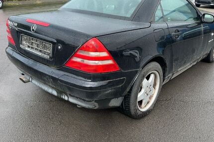 Mercedes-Benz SLK 230 121.000 km 2.950 &euro; Dormagen 41540