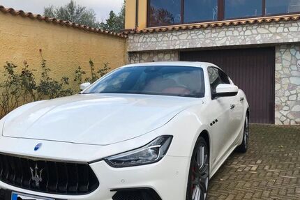 Maserati Ghibli 59.644 km 41.500 &euro; Solingen 42651