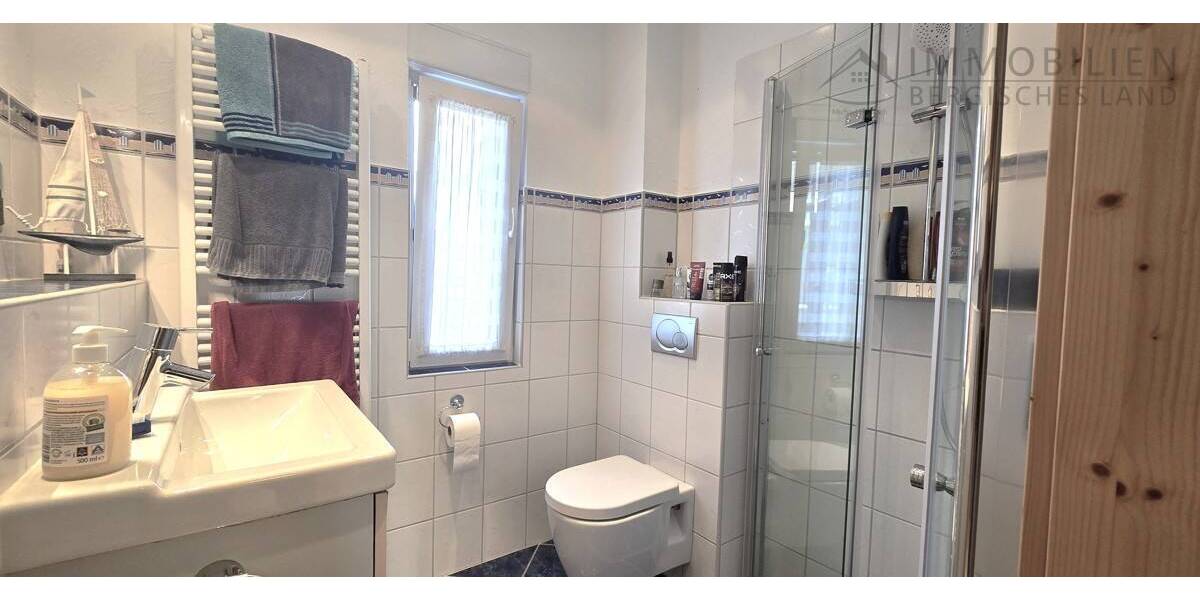 Reihenendhaus Hückeswagen Innenstadt - 4 Zimmer, 110 m&sup2;, 325.000&euro; | Angebot:25675573