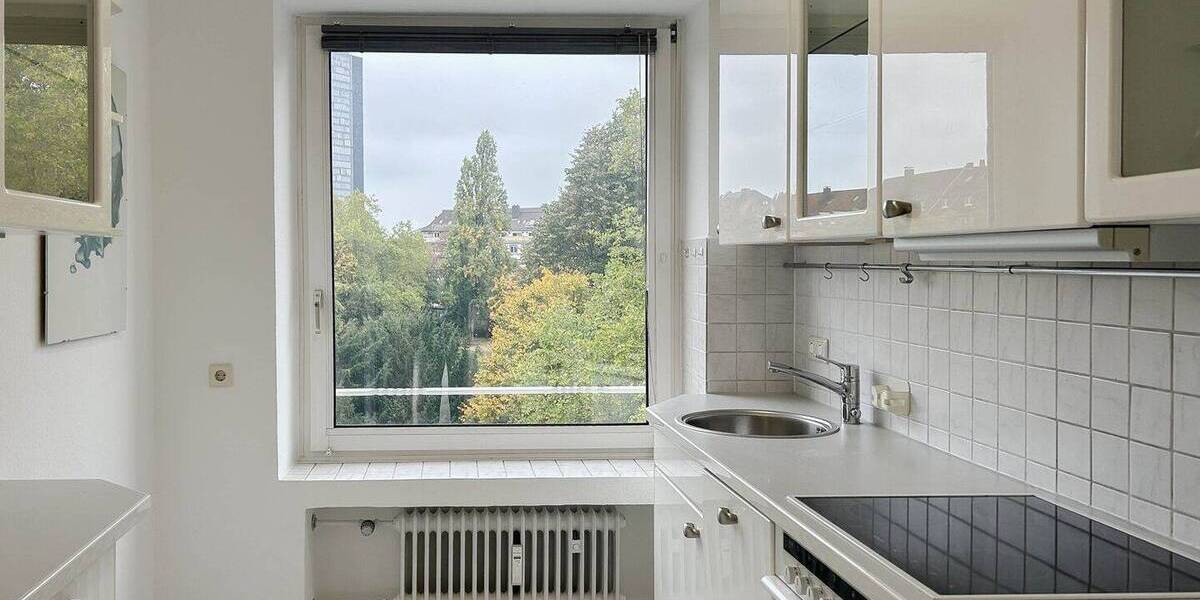 Etagenwohnung Düsseldorf Düsseltal - 3 Zimmer, 121 m&sup2;, 1.770&euro; | Angebot:25687711