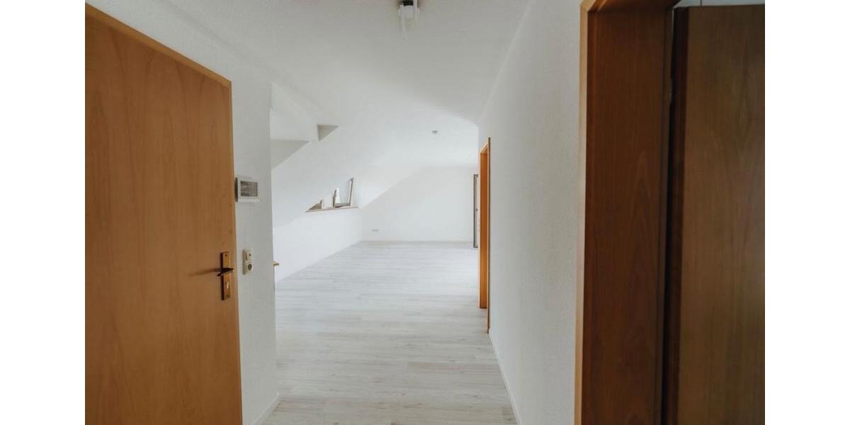 Dachgeschoßwohnung Pulheim - 2 Zimmer, 80 m&sup2;, 1.100&euro; | Angebot:25858771