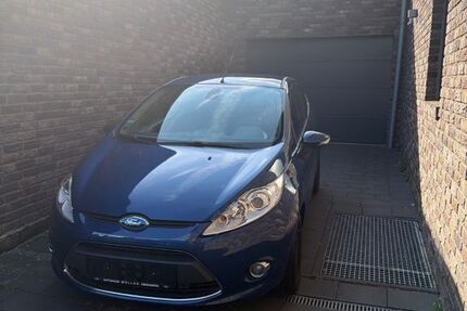 Ford Fiesta 97.210 km 3.200 &euro; Dormagen 41542