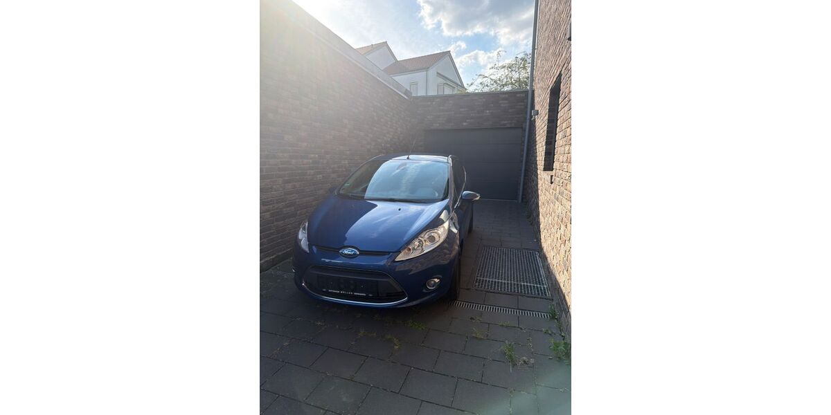 Ford Fiesta 97.210 km 3.200 &euro; Dormagen 41542