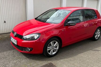 VW Golf 53.000 km 7.900 &euro; Düsseldorf 40479