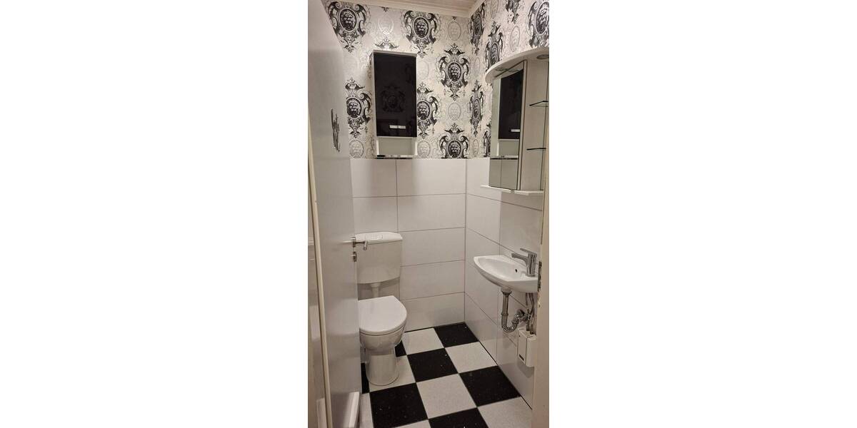 Reihenmittelhaus Velbert Mitte - 7 Zimmer, 160 m&sup2;, 420.000&euro; | Angebot:26258304