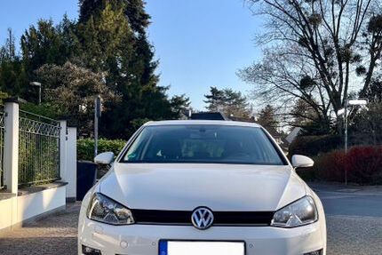 VW Golf 112.800 km 9.500 &euro; Düsseldorf 40593
