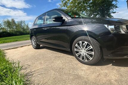 Skoda Fabia 90.000 km 7.900 &euro; Neuss 41469