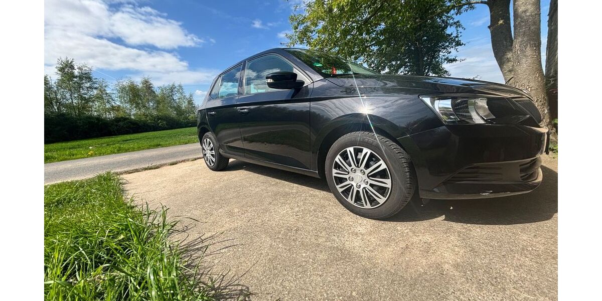 Skoda Fabia 90.000 km 7.900 &euro; Neuss 41469