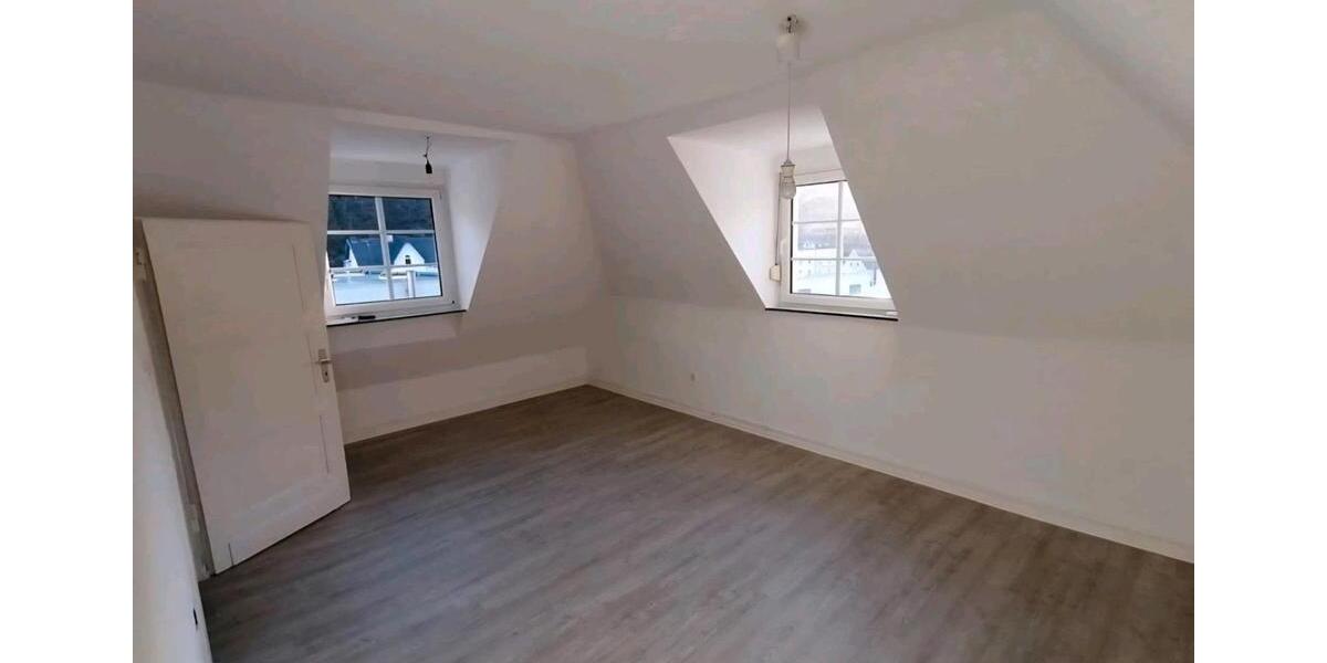 Dachgeschoßwohnung Köln Mülheim - 3 Zimmer, 62 m&sup2;, 375&euro; | Angebot:25162088