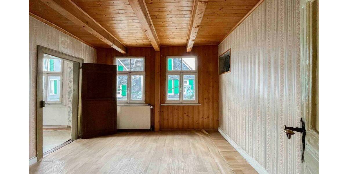 Einfamilienhaus Solingen Gräfrath - 6 Zimmer, 108 m&sup2;, 160.000&euro; | Angebot:26080887
