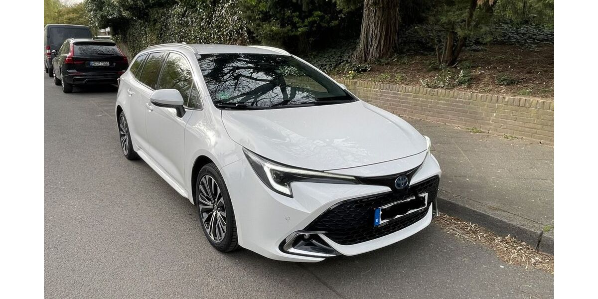 Toyota Corolla 110.000 km 26.900 &euro; Neuss 41462