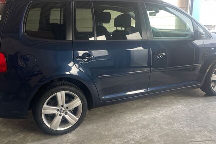 VW Touran 111.000 km 11.500 &euro; Köln 50999