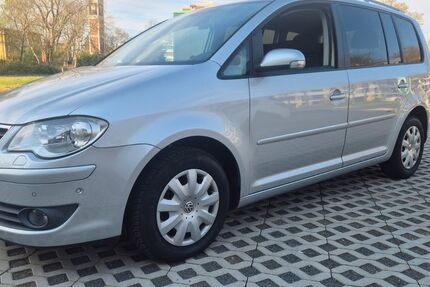 VW Touran 200.000 km 4.099 &euro; Leverkusen 51373