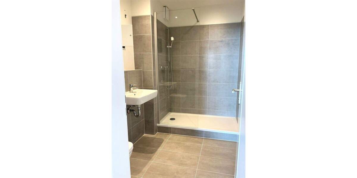 Etagenwohnung Köln Bayenthal - 4 Zimmer, 126 m&sup2;, 1.890&euro; | Angebot:25769471