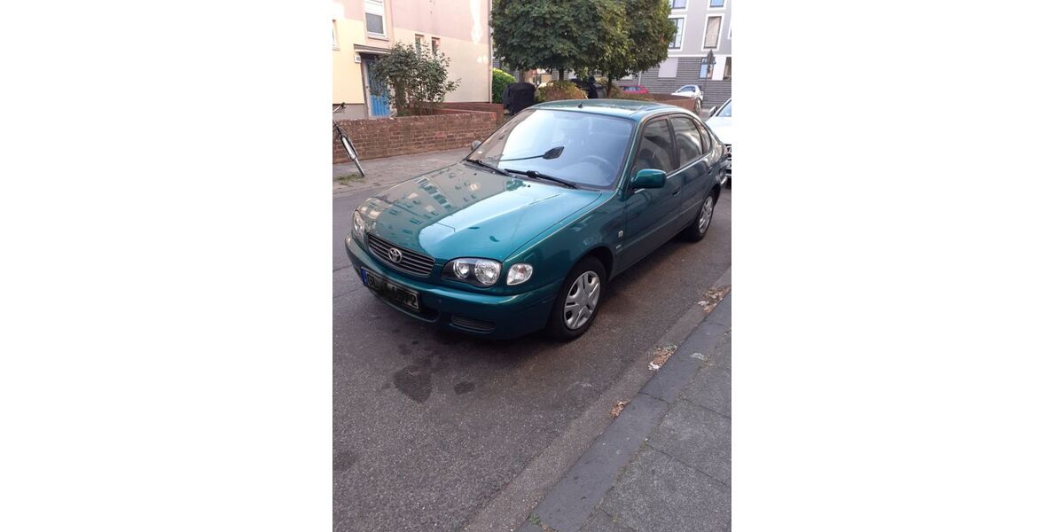 Toyota Corolla 115.000 km 2.150 &euro; Köln 51103