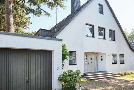 Haus Düsseldorf Stadtbezirk 7 - 10 Zimmer, 327 m&sup2;, 3.800&euro; | Angebot:26800172