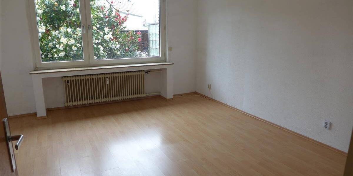 Mehrfamilienhaus, Wohnhaus Düsseldorf Lierenfeld - 9 Zimmer, 202 m&sup2;, 488.000&euro; | Angebot:26247298