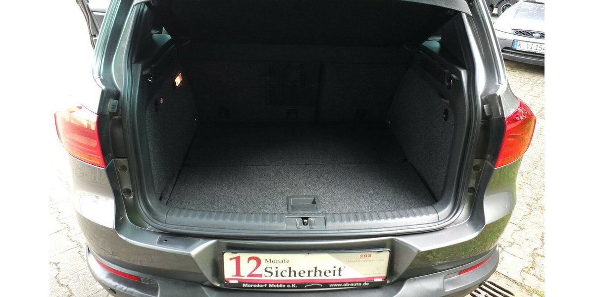 VW Tiguan LIFE NAVI AHK PARKPILOT SHZ BLUETOOTH 124.710 km 11.904 &euro; Köln 50858