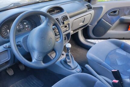 Renault Clio 122.800 km 1.700 &euro; Solingen 42657