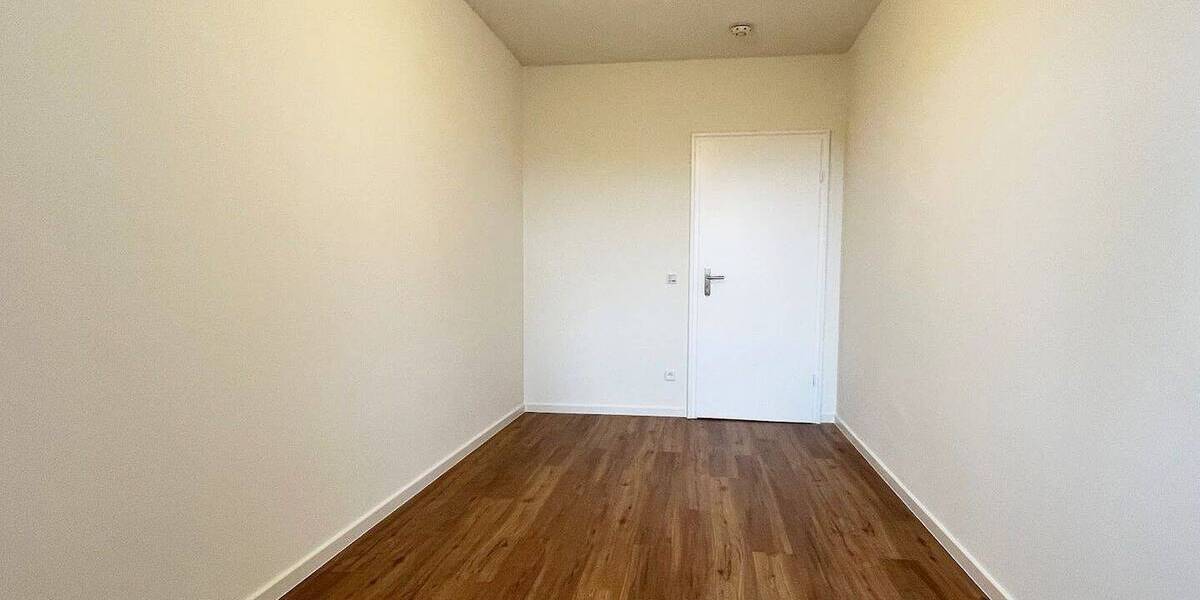 Etagenwohnung Köln Bayenthal - 4 Zimmer, 140 m&sup2;, 2.100&euro; | Angebot:26833510