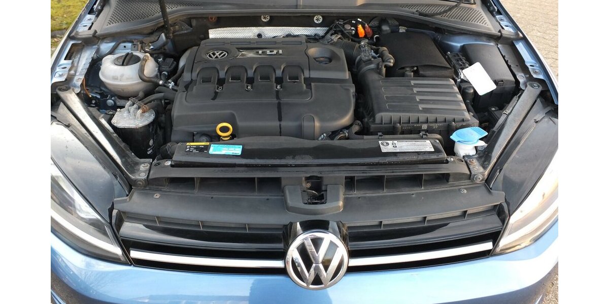 VW Golf VII COMFORTLINE PANORAMADACH KLIMAAUTOMATIK 1 150.000 km 9.888 &euro; Köln 50858