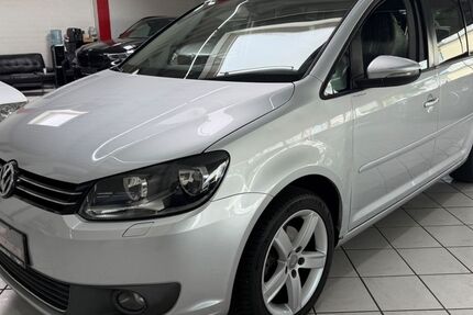 VW Touran 210.000 km 5.990 &euro; Leverkusen 51371