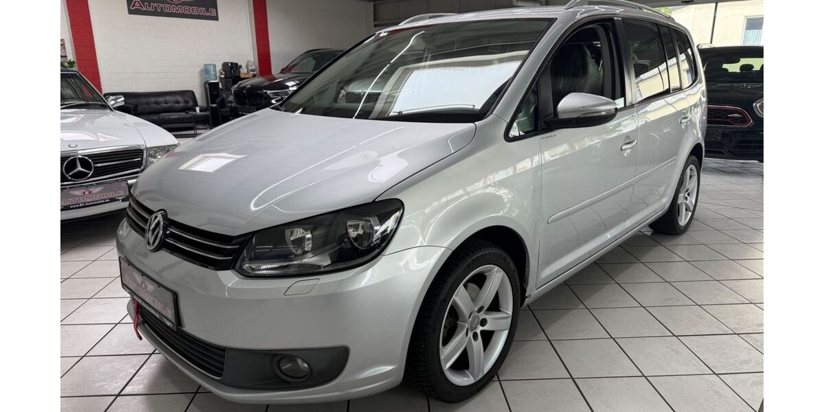 VW Touran 210.000 km 5.990 &euro; Leverkusen 51371
