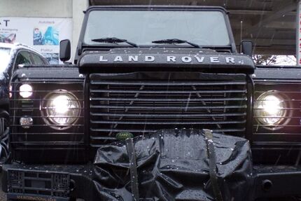 Land Rover Defender 97.986 km 26.900 &euro; Köln 51069