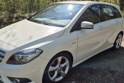 Mercedes-Benz B 180 135.305 km 8.900 &euro; Bergisch Gladbach 51427