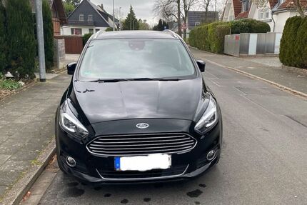 Ford S-Max 135.000 km 16.800 &euro; Düsseldorf 40593