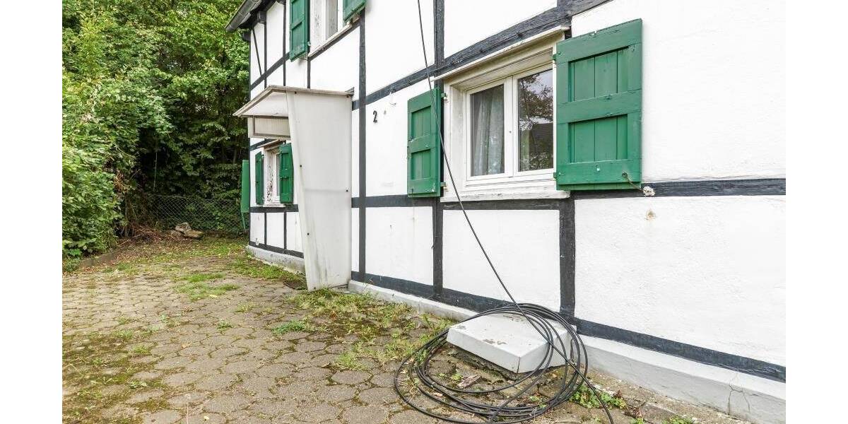 Einfamilienhaus Leverkusen (Bergisch Neukirchen) Bergisch Neukirchen - 8 Zimmer, 132 m&sup2;, 299.000&euro; | Angebot:25704486