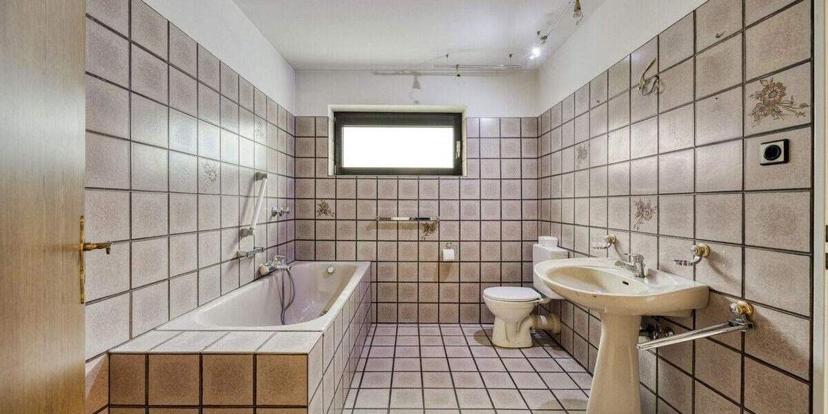 Einfamilienhaus Düsseldorf Benrath - 6 Zimmer, 168 m&sup2;, 740.000&euro; | Angebot:25687703