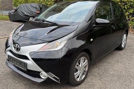 Toyota Aygo (X) 66.000 km 6.790 &euro; Monheim 40789