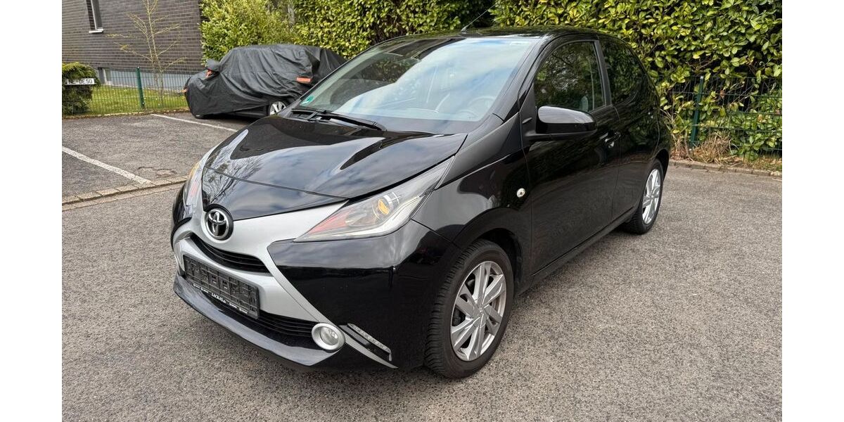 Toyota Aygo (X) 66.000 km 6.890 &euro; Monheim 40789