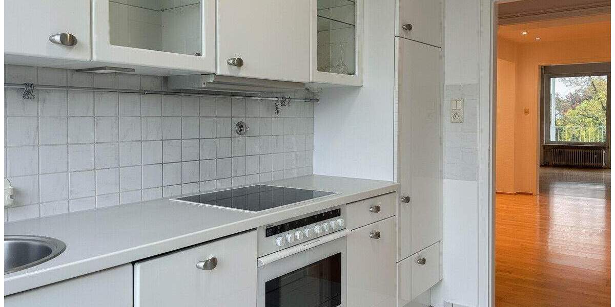 Etagenwohnung Düsseldorf Düsseltal - 3 Zimmer, 121 m&sup2;, 1.770&euro; | Angebot:25687711