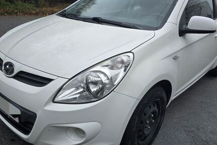 Hyundai i20 167.000 km 2.399 &euro; Wuppertal 42287
