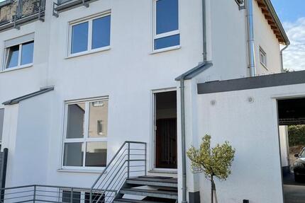 Haus Wuppertal Gemarkung Nächstebreck - 5 Zimmer, 180 m&sup2;, 1.800&euro; | Angebot:26030238