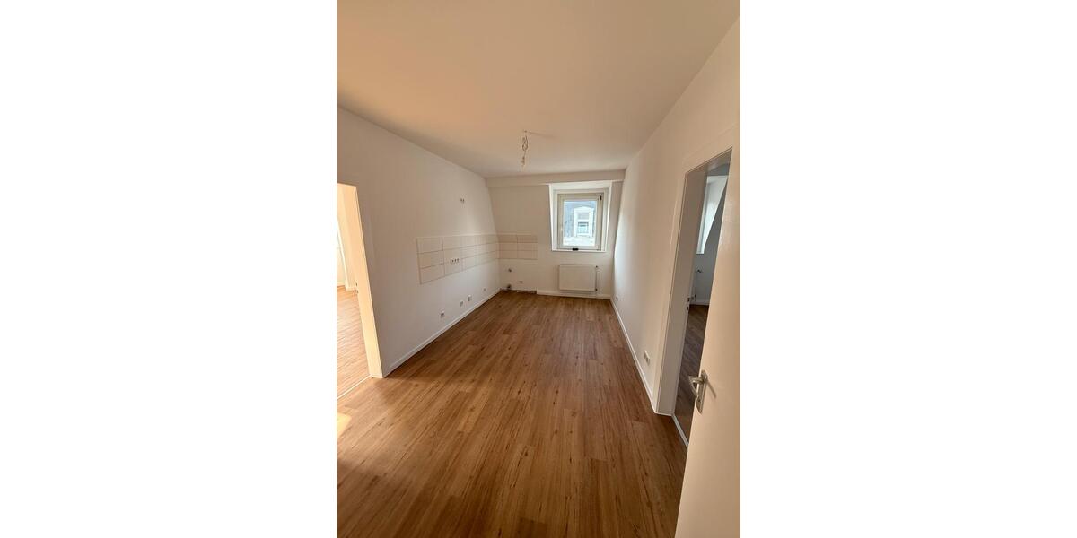 Dachgeschoßwohnung Wuppertal Arrenberg - 2 Zimmer, 62 m&sup2;, 685&euro; | Angebot:25850345