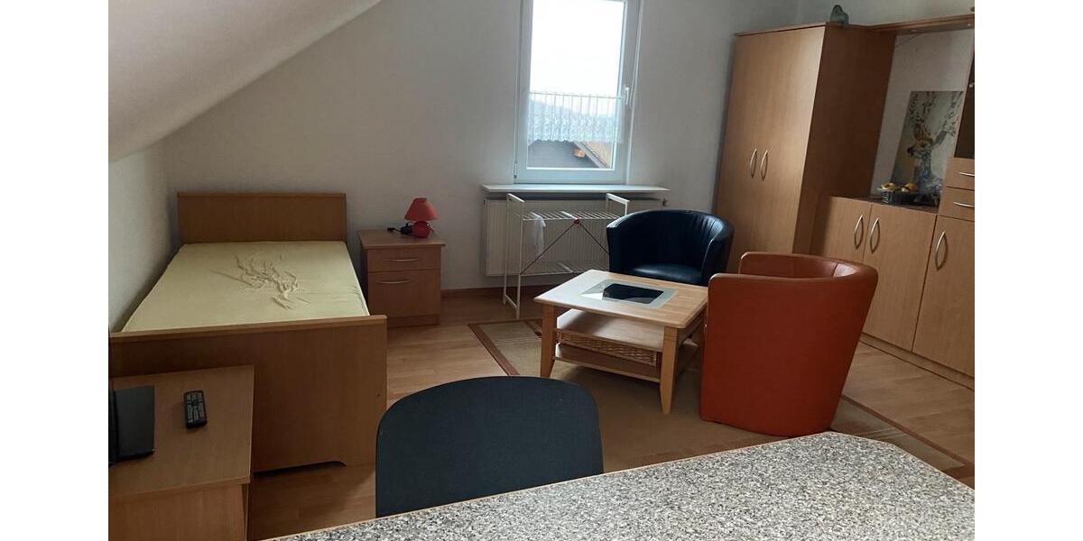 Dachgeschoßwohnung Radevormwald - 1 Zimmer, 23 m&sup2;, 455&euro; | Angebot:26300621