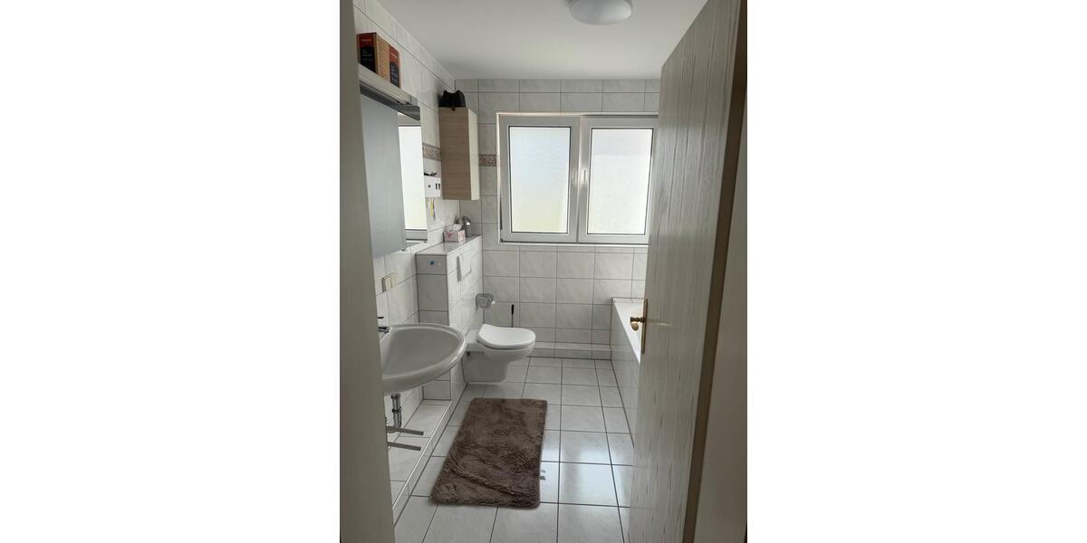 Etagenwohnung Düsseldorf Stadtbezirk 8 - 3 Zimmer, 100 m&sup2;, 900&euro; | Angebot:26294677