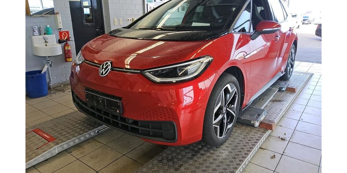 VW ID.3 32.678 km 25.450 &euro; Hilden 40721